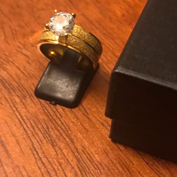 WOMEN’S ROUND AAA+CUBIC ZIRCONIA 3x GOLD PLATED WEDDING ENGAGEMENT RING SIZE 6.5 - Picture 6 of 8